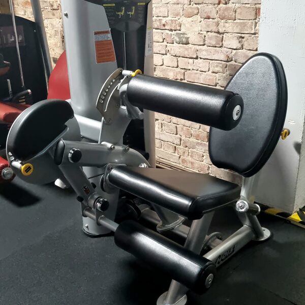 Leg Curl/ Leg Extens. Duālais kāju trenažieris HOIST. 1599 eur