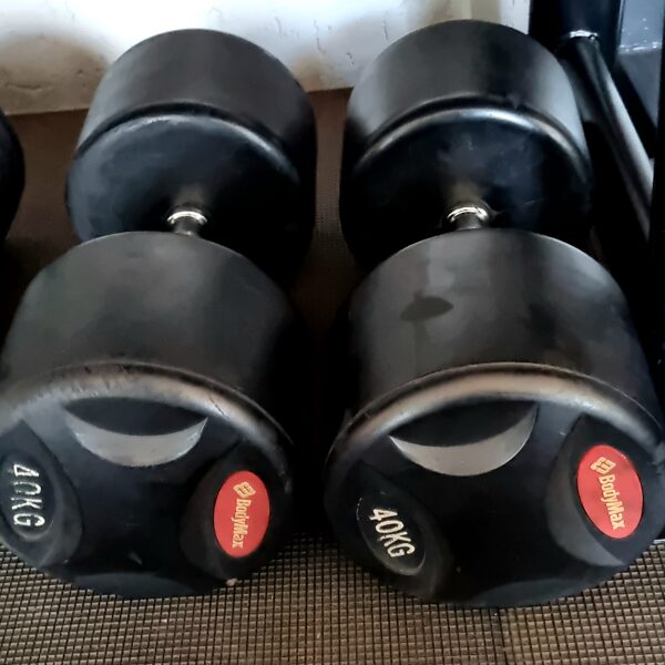 BodyMax Pro hanteles. 40 kg. Cena: 155 eur. Visas kopā lētāk.