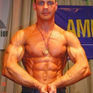 Aivars Birznieks  Latvijas čempions fitnesā. Starptautisko sacensību medaļnieks.