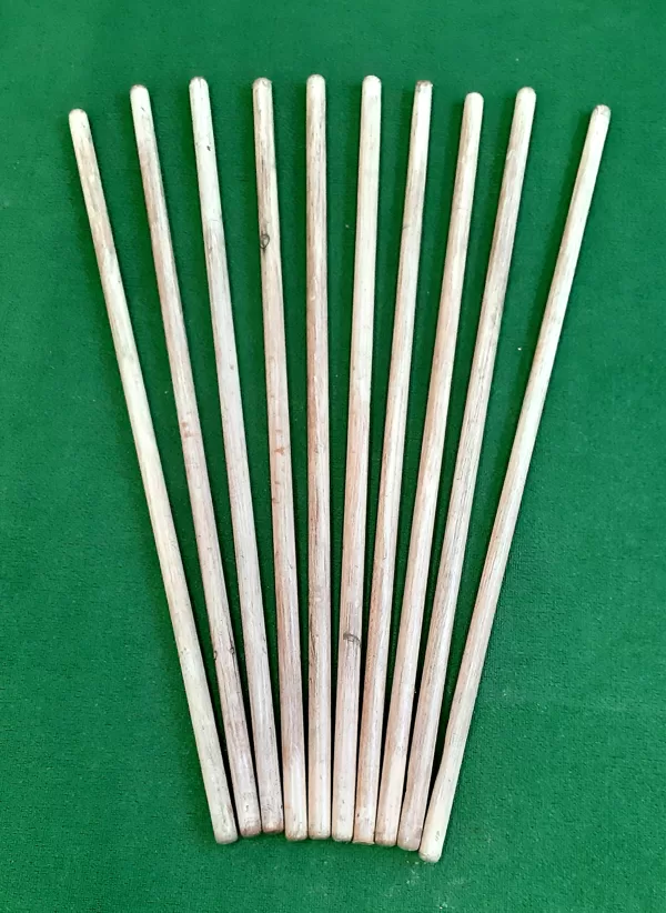 Koka vingrošanas nūjas. Garums apm.100 cm.     Cena 2,00 gab. 