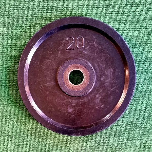 Gumijots svaru disks 20 kg. Caurumu diam. 55mm (PSRS standarts)  Pāris 100 eur