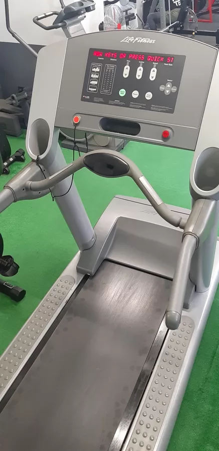Life Fitness profesionālais skrejceliņš 1100 eur